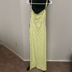 Floral Back Out Maxi Dress Size Medium
